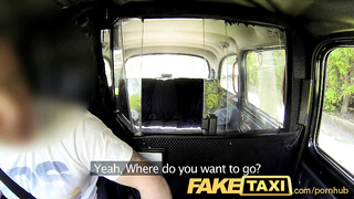 Taxis manus hármasban dug