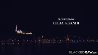 BlackedRaw - Emily Cutie két néger pélót kap