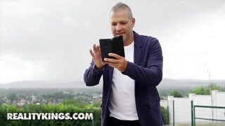 Reality Kings - Cherry Kiss popsija durván megdöngetve