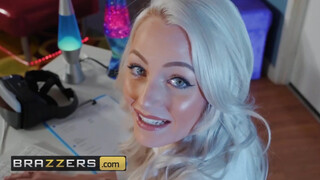 Brazzers - Nicolette Shea élvezi ha alaposan basszák