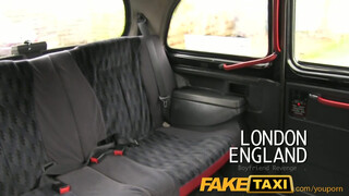 FakeTaxi - szűk pinájú nag keblű hölgyemény