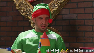 BRAZZERS - Cosplayes hapsi reszeli a milfeket