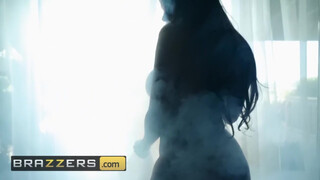 Brazzers - kerek szép seggű csajszi a fürdőkádban