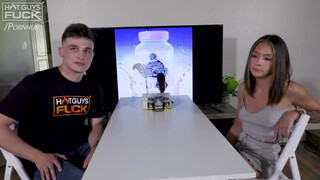 Tini kicsike mellű picsa és a tetovált krapek - Hot Guys Fuck
