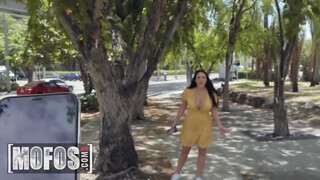 Mofos - Angela White élvezi ha alaposan reszelik