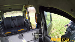 Fake Taxi - Summer Rose kettő dákót kap