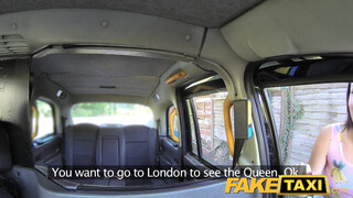 FakeTaxi - Kolumbiai picsa kúrel a taxissal