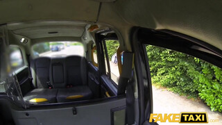 Fake Taxi - Brooke Jameson análba dugva