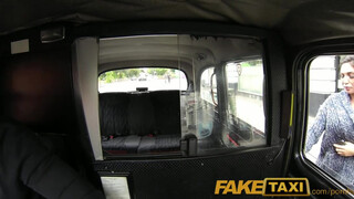 FakeTaxi - méretes kannás picsa nem akar fizetni