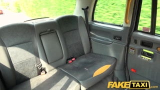 Fake Taxi - Rhiannon Ryder dákót akar a segglyukába