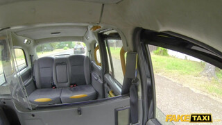 Fake Taxi - Kira Noir a bombázó barna pina