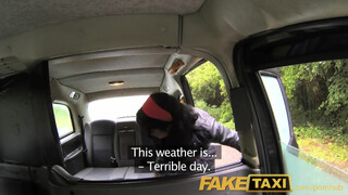 FakeTaxi - latin amerikai kiscsaj hátsó bejáratba tolva