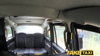 Fake Taxi - idősebb spiné méretes farkat akar