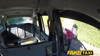 Fake Taxi - Kylie Nymphette a kurva egyetemista csajszi