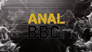 ANALIZED - Anna Rey befogadja a méretes fekete pélót