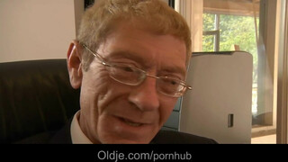 Vén dákó és a fiatal titkárnője