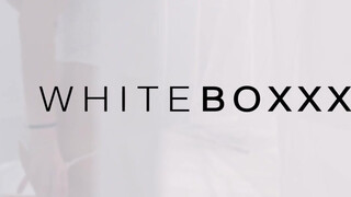 WhiteBoxxx - méretes picsájú kiscsaj reggel is akar dugni