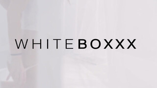 WhiteBoxxx - Caprice istenien kinyalja a kurvája pici pináját
