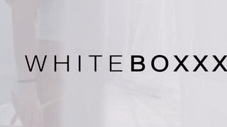 WhiteBoxxx - megujjaztam magam a pasim mellett
