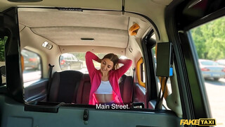Fake Taxi - Sportos bige megbaszva a taxiban