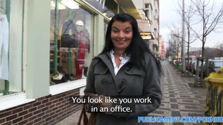 PublicAgent - bögyös csoki csaj kint szexel a szabadban