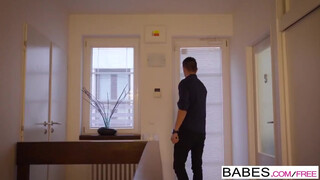 Babes - Paula Shy a hatalmas kannás kisasszony