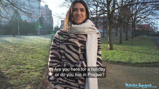 Public Agent - Lena Coxx borotvált pinája megkúrva