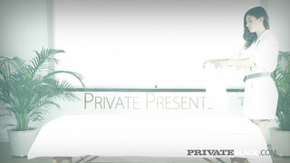 PrivateBlack - Julia Rocka a gyönyörű masszőr kiscsaj
