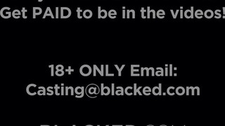 BLACKED - Slimthick Vic a méretes mellű világos szőke milf