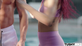 TUSHY - Ember Snow az anál kedvelő milf