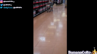 BananaCoko a autóban baszik