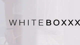 WHITEBOXXX - Monika Benz és Sabrisse szopják egymás punciját