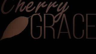 Cherry Grace a hatalmas csöcsű amatőr spiné
