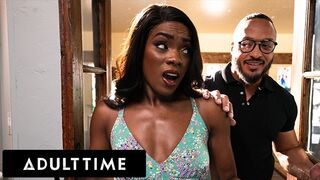 Unatkozó asszony Ana Foxxx párnán dug és megdugja szerető férje!