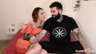 Silvia alázatos cumizása desmond pöcsén latina hőn