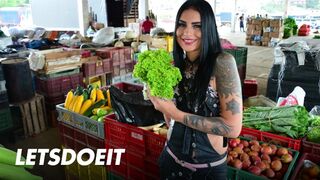 Fekete kiscsaj melina zapata felvett mély dugásra érett puncijába - latin amerikai milf