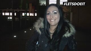 Mira grey német fekete szajha reszeli az idegent pénzért a buszon