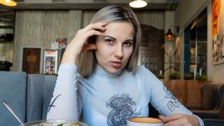 Távirányítós dong egy zsúfolt kávézóban - Letty black
