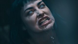 Szexy Kék Hajú Punk Nőci Átváltozása - Jewelz Blu a Parasited Csatornán Vadul Mag Numb-bal